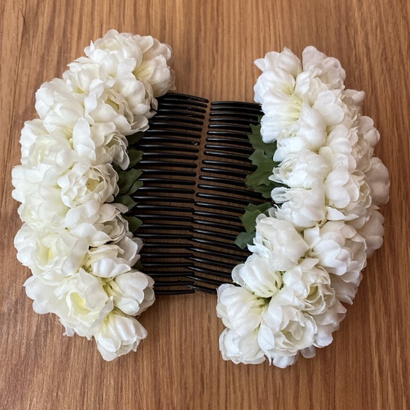 ❤️ Two Pikake Flower Hair Combs Adornment New - Picture 7 of 8